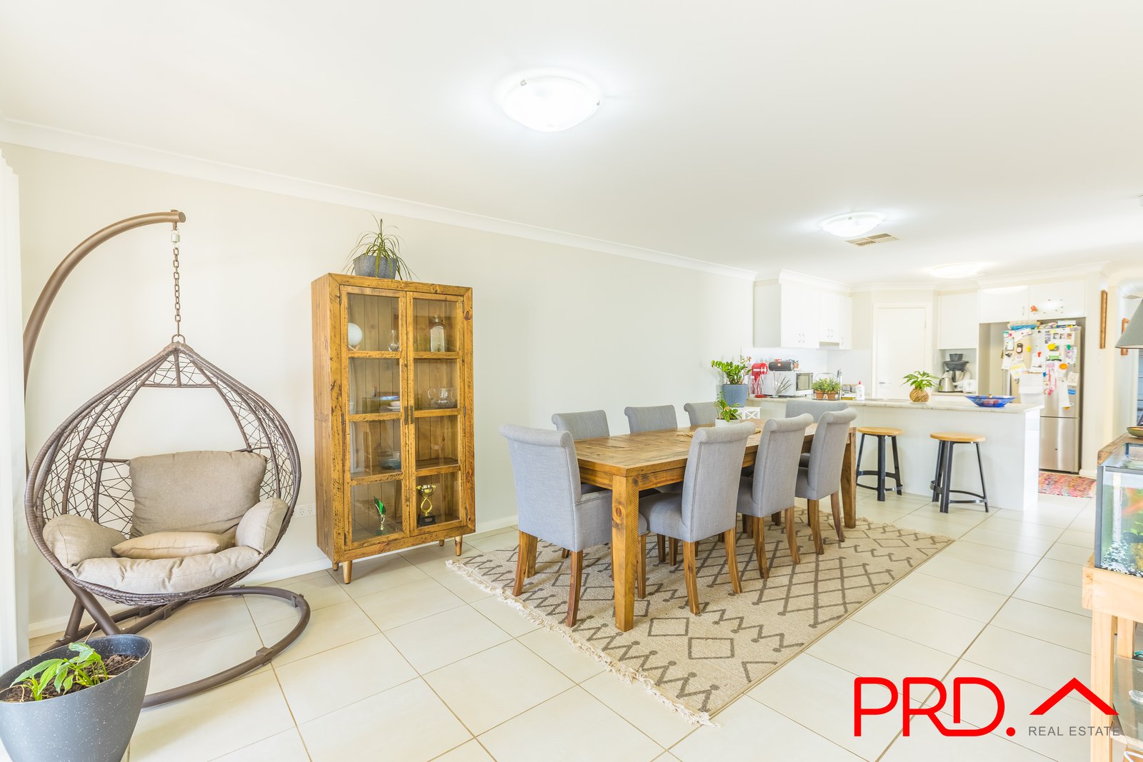 11/11a Lake Place TAMWORTH 9
