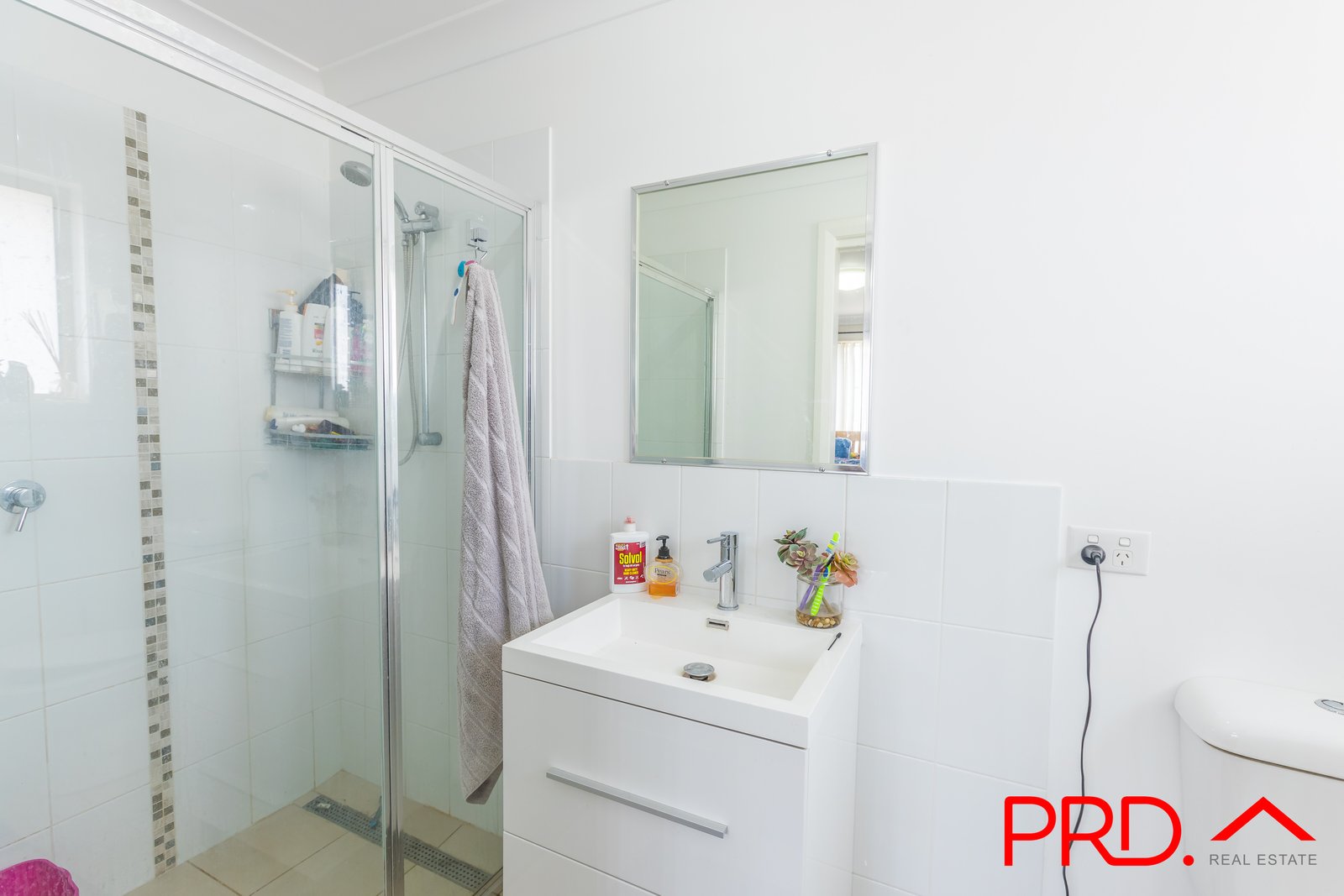 11/11a Lake Place TAMWORTH 11