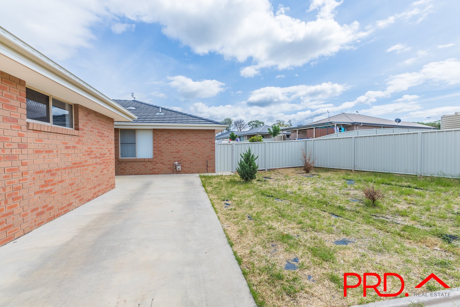 11/11a Lake Place TAMWORTH 14