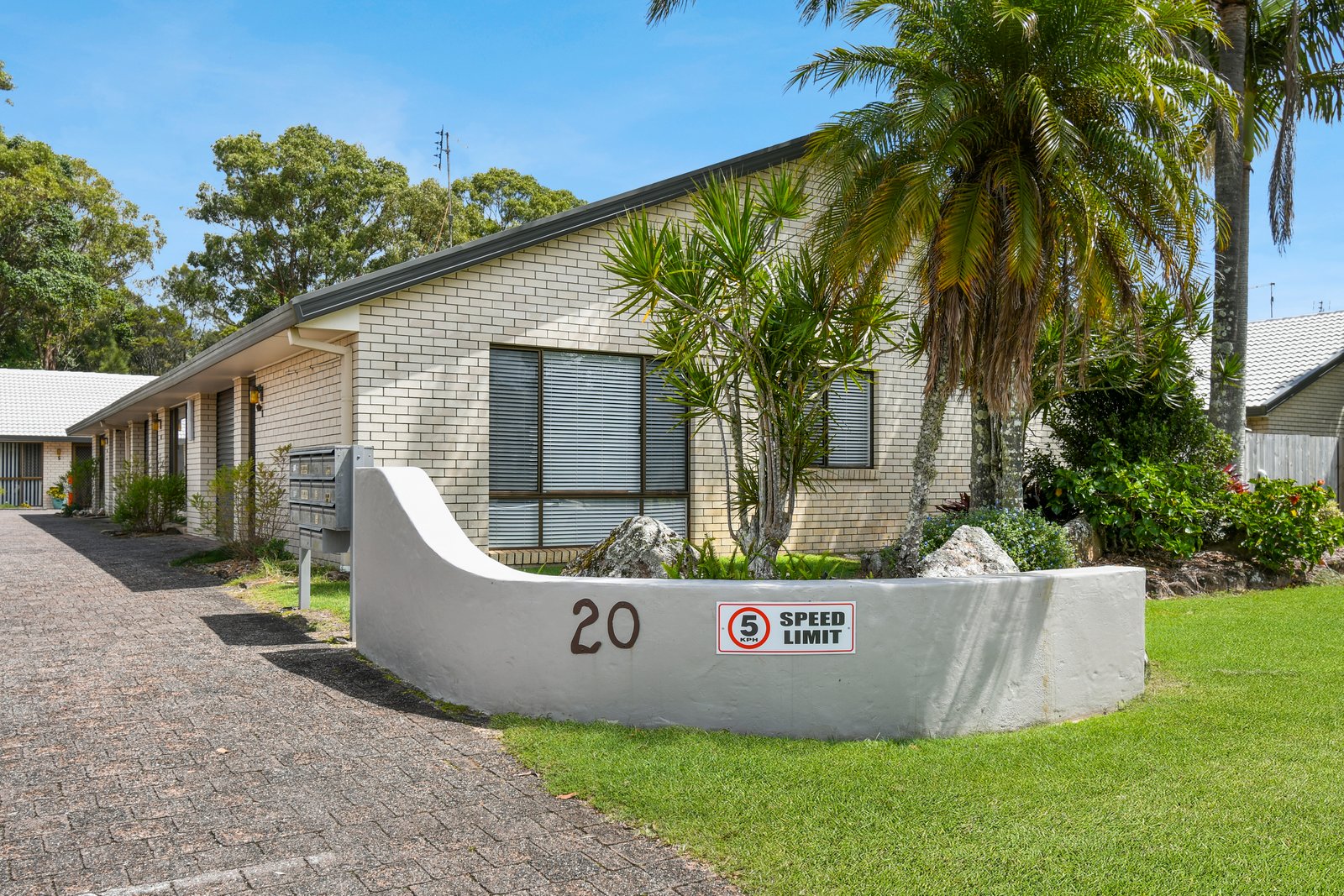 11/12-20 Sand Street KINGSCLIFF 9