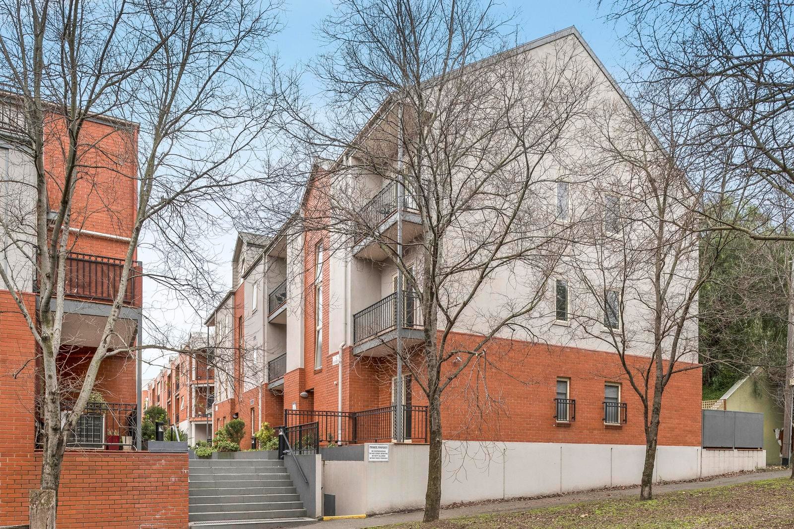 11/12 Mawbey Street, Kensington VIC 3031
