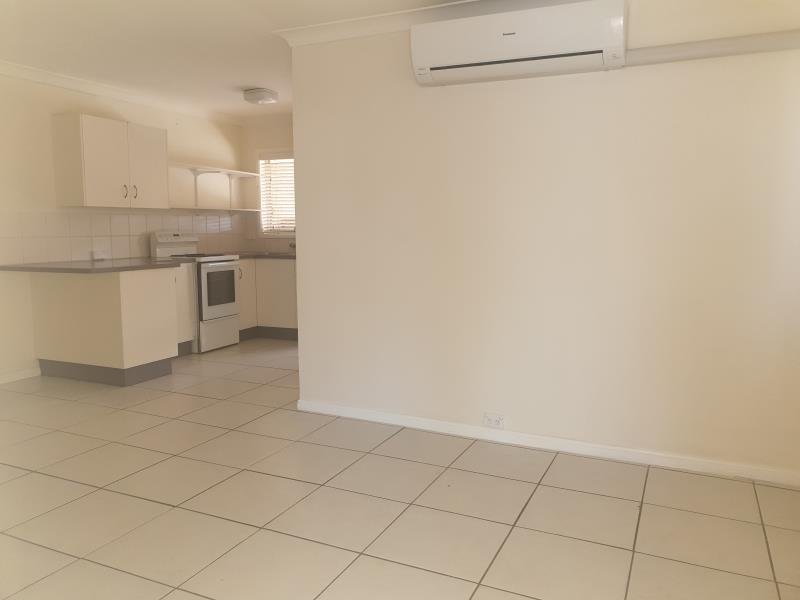 1/112 Robert Street TAMWORTH 5