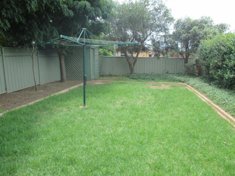1/112 Robert Street TAMWORTH 8