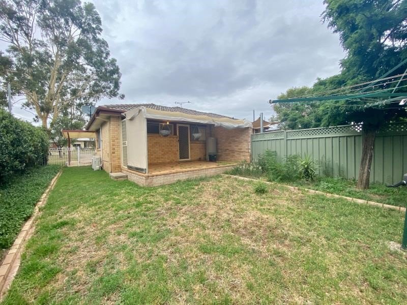 1/112 Robert Street TAMWORTH 9