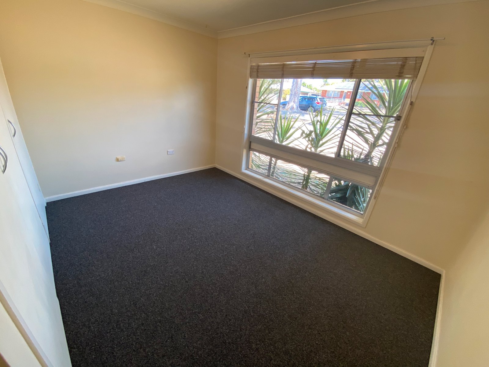 1/112 Robert Street TAMWORTH 4