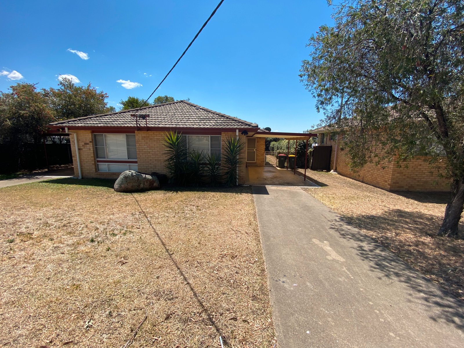1/112 Robert Street TAMWORTH 2