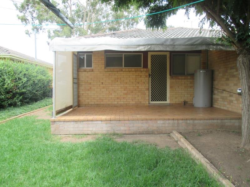 1/112 Robert Street TAMWORTH 7