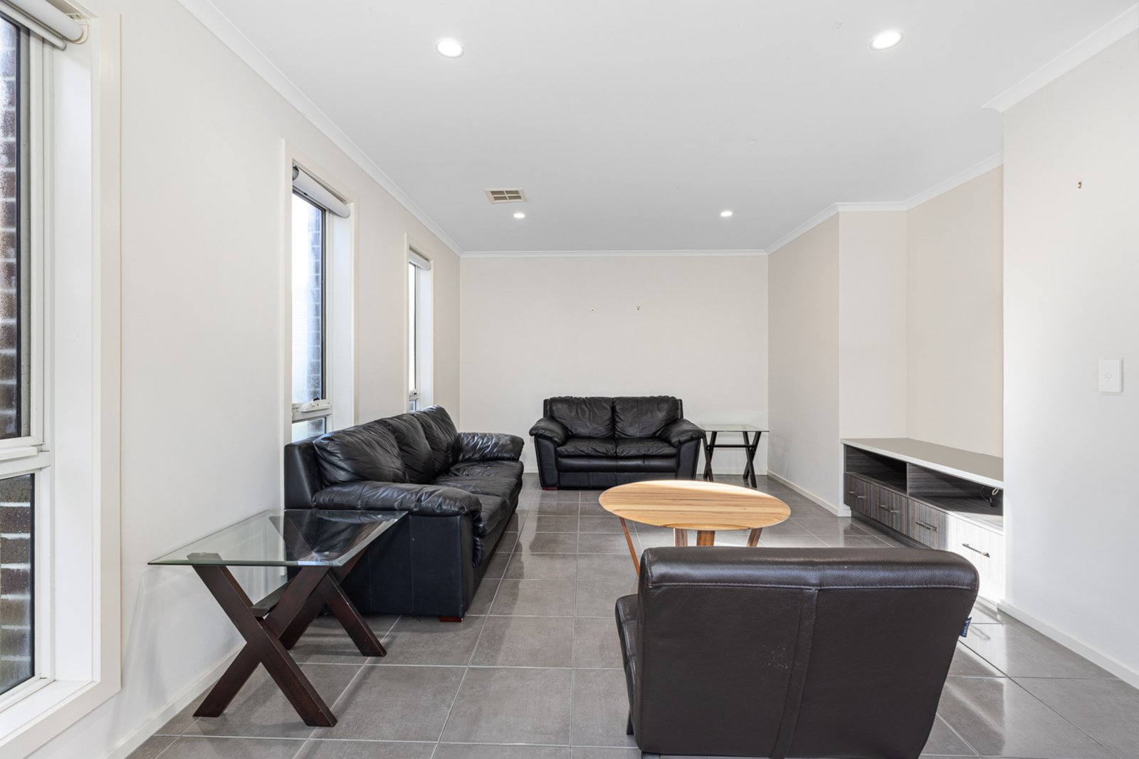 Gallery: 11/12 Stanbury Avenue