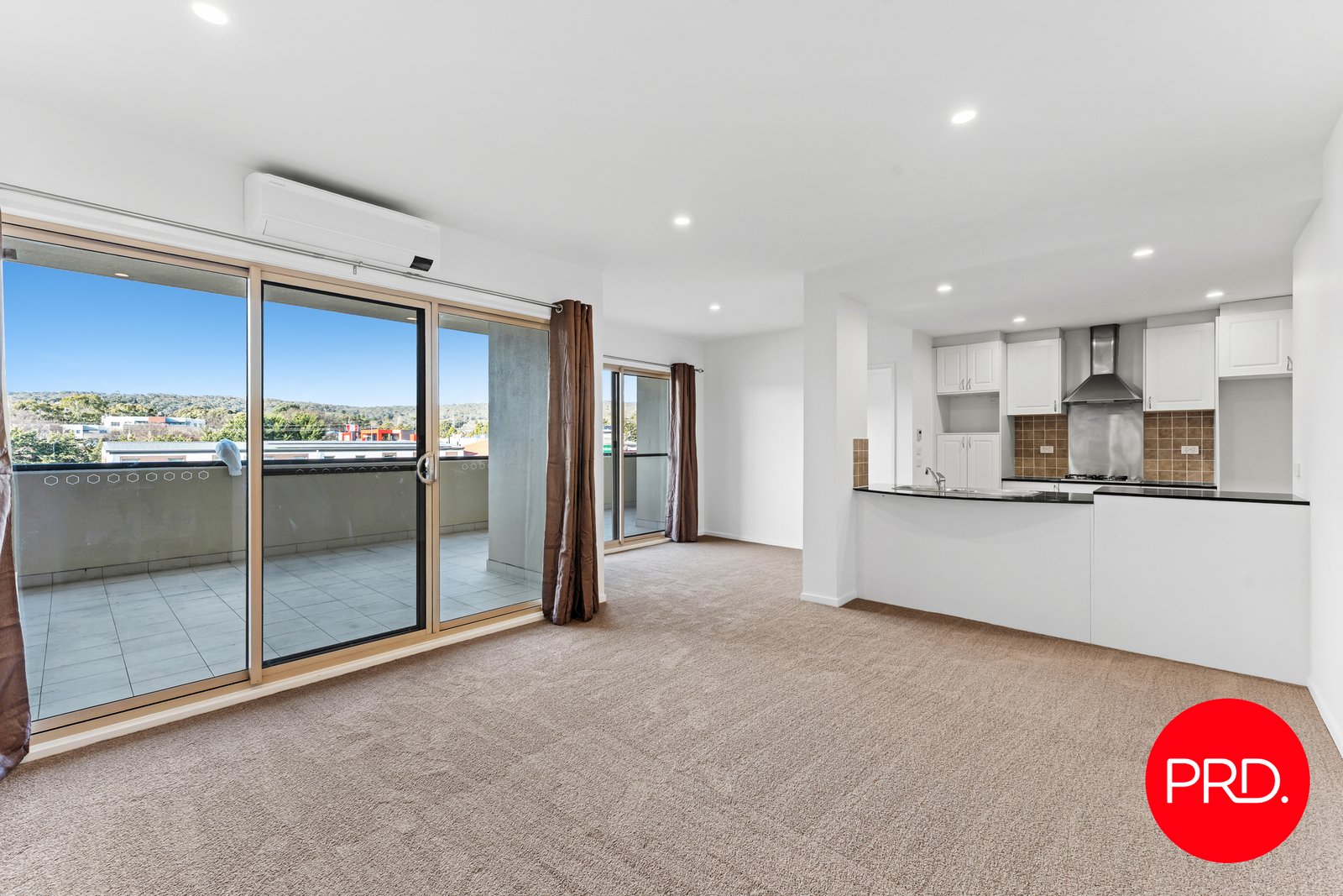 11/12 Waniassa Street QUEANBEYAN EAST 2