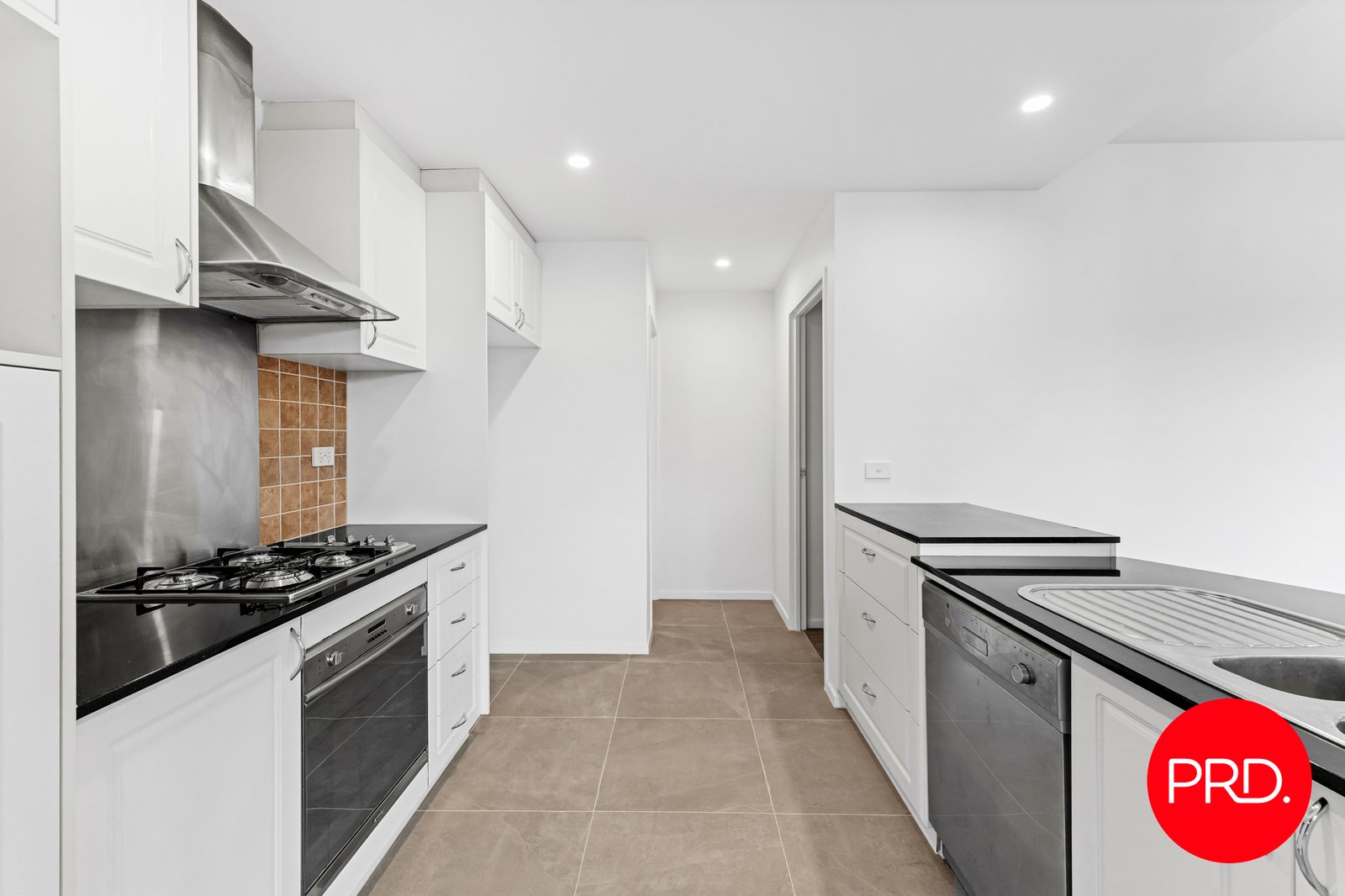 11/12 Waniassa Street QUEANBEYAN EAST 5