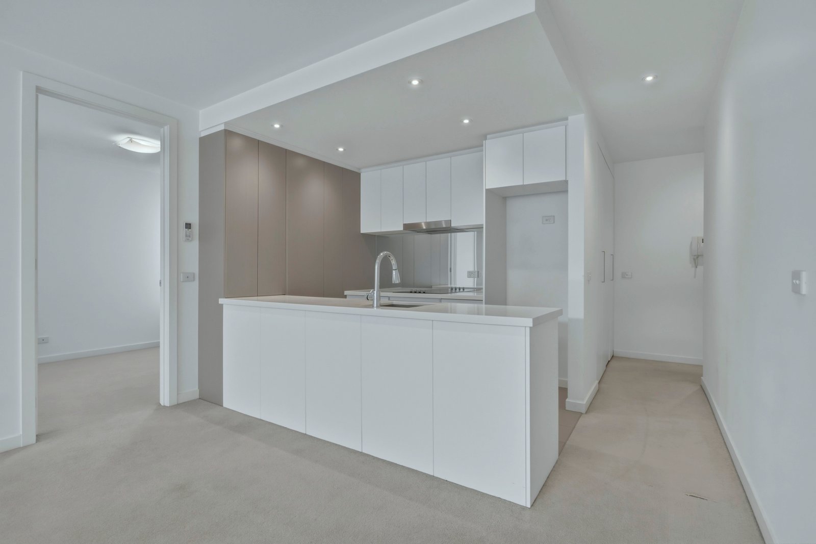 Gallery: 11/122 Maribyrnong Road