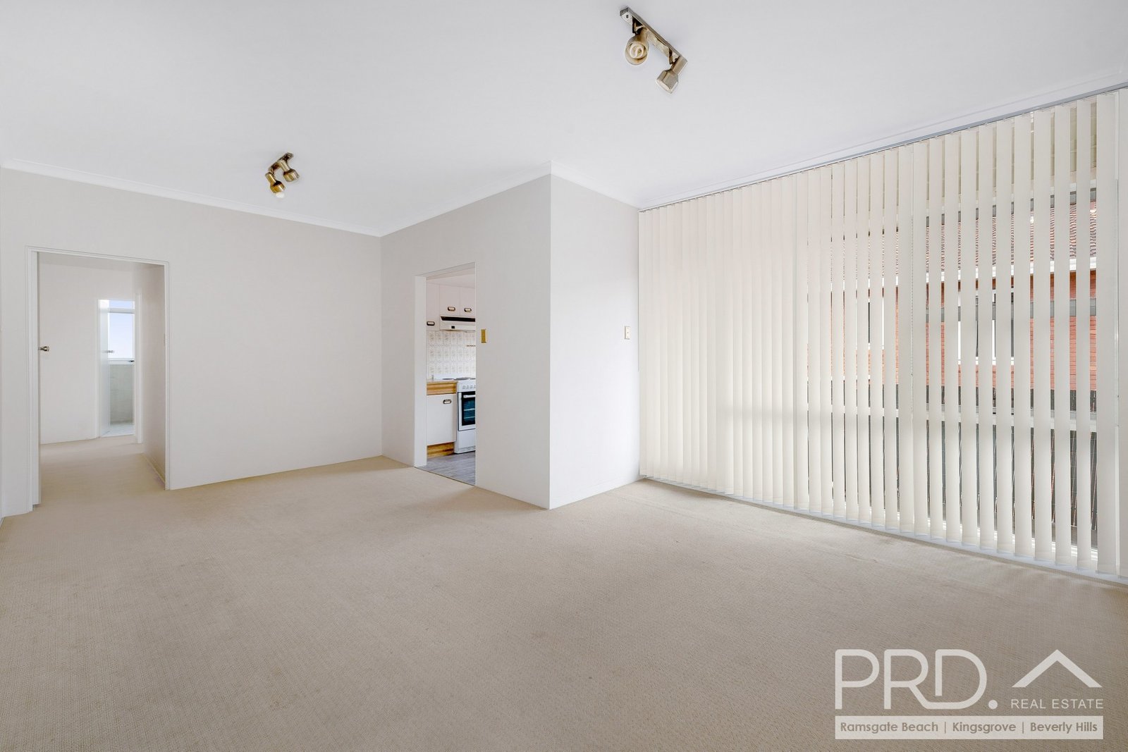 11/124 Chuter Avenue RAMSGATE BEACH 2