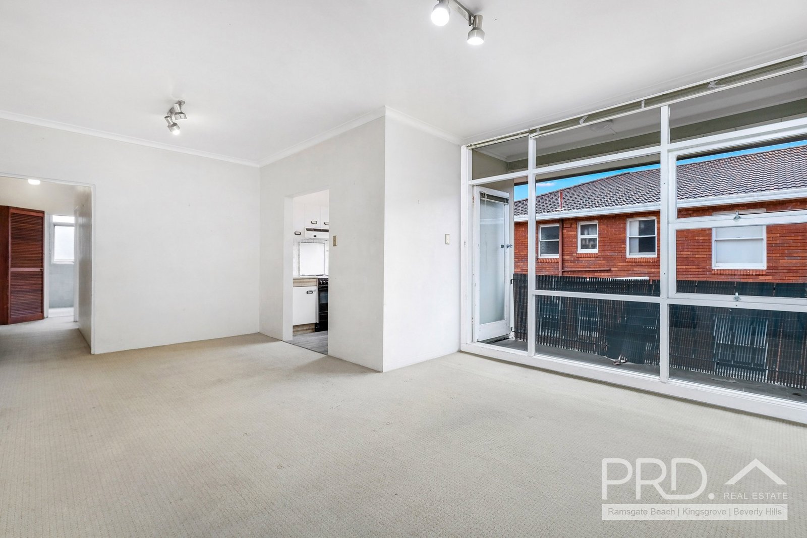 11/124 Chuter Avenue RAMSGATE BEACH 2