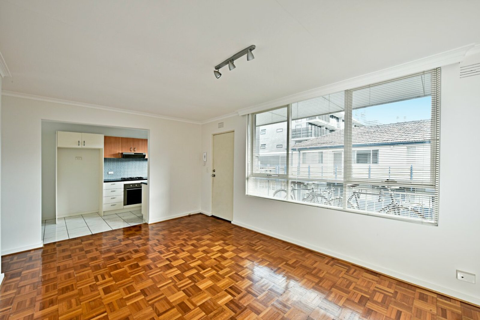 Gallery: 11/125 Victoria Street