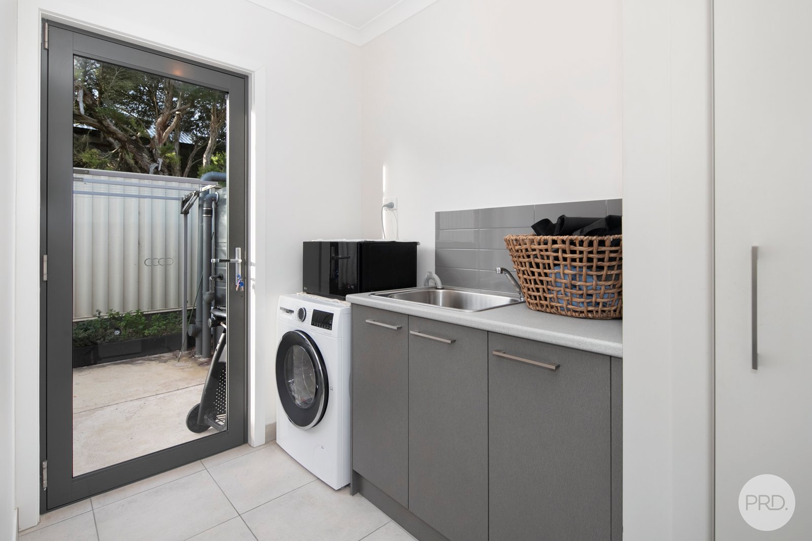 1/112A Yarrowee Parade REDAN 12