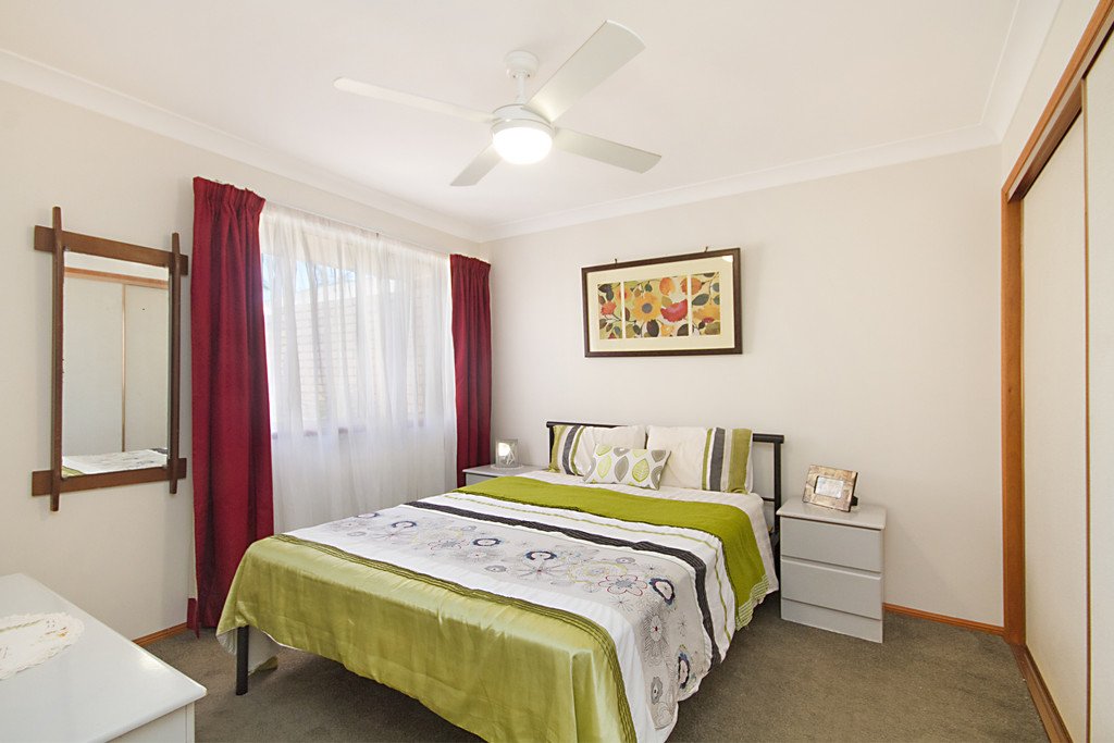 11/13 Parkland Place BANORA POINT 4