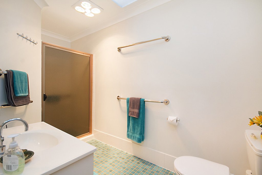 11/13 Parkland Place BANORA POINT 9