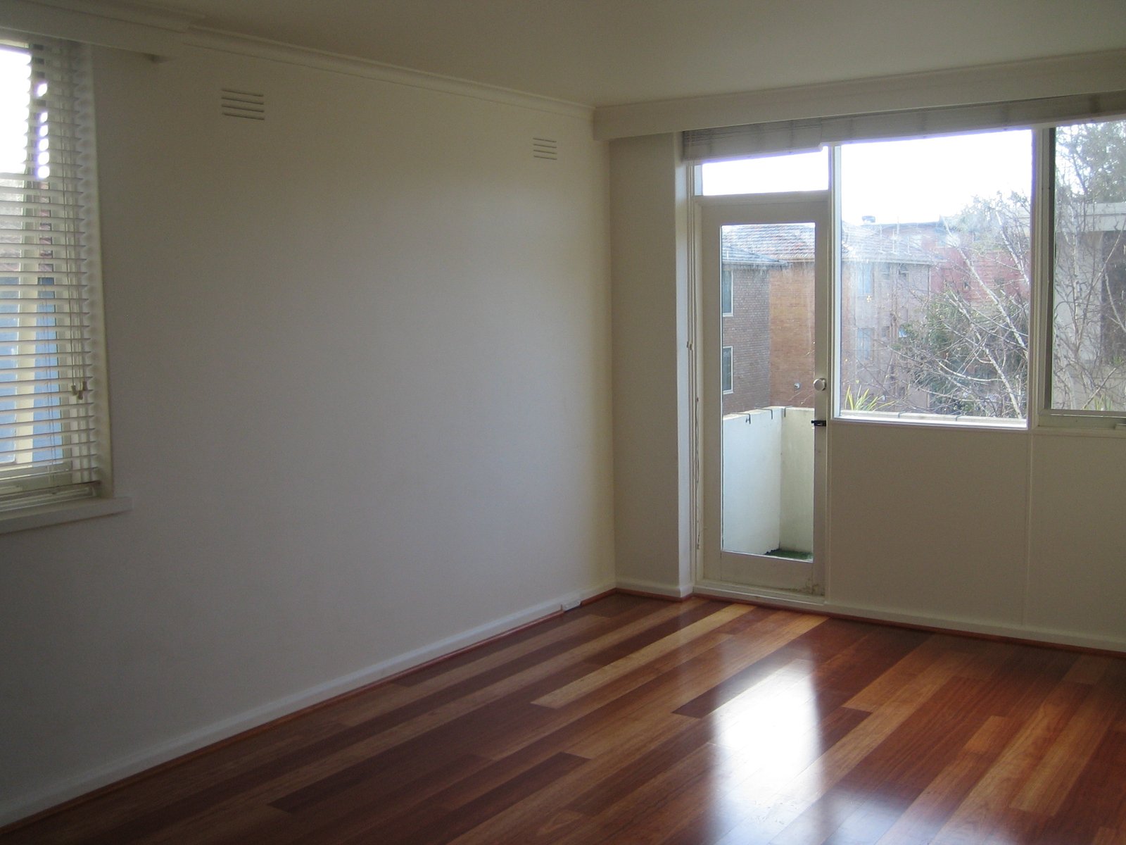 Gallery: 11/130 Alma Road