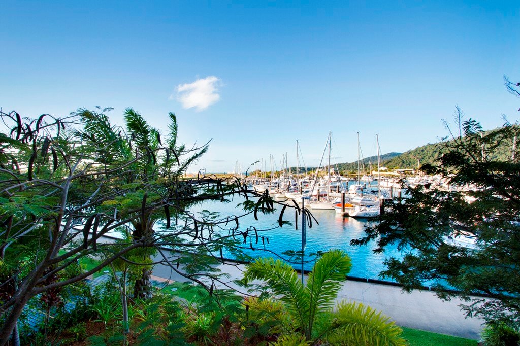 111/33 Port Drive AIRLIE BEACH 3