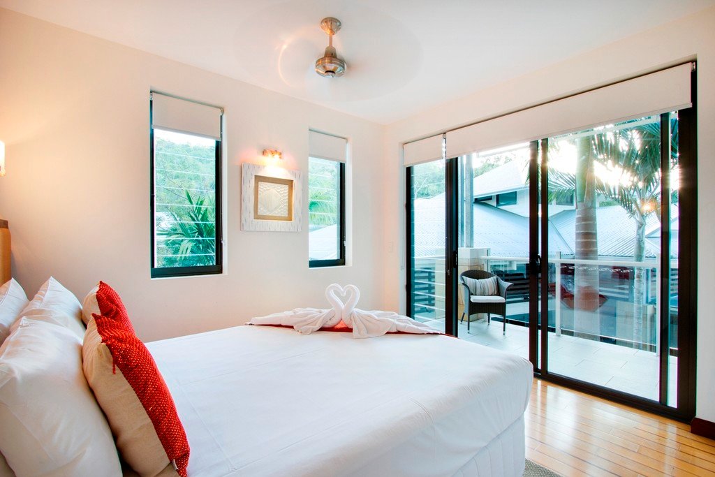 111/33 Port Drive AIRLIE BEACH 16