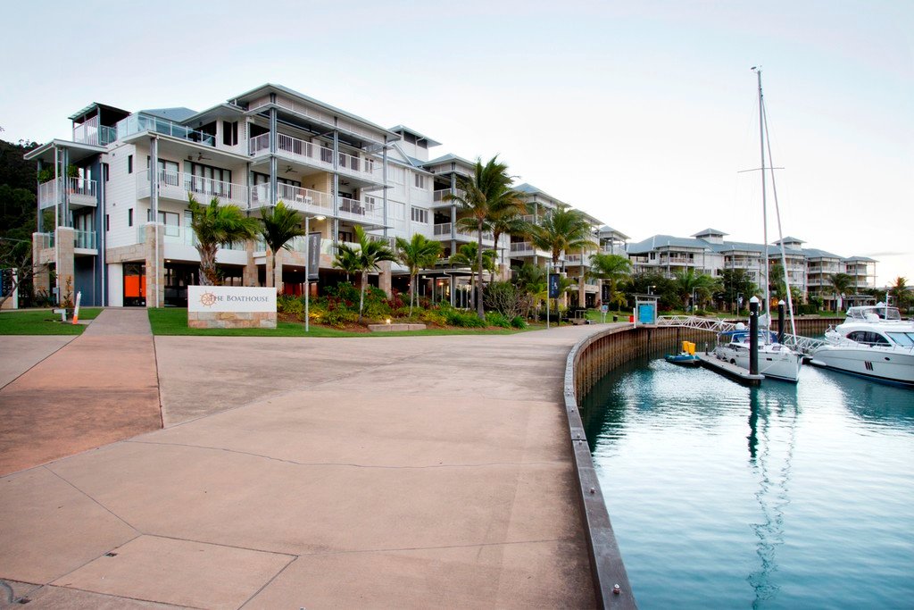 111/33 Port Drive AIRLIE BEACH 26