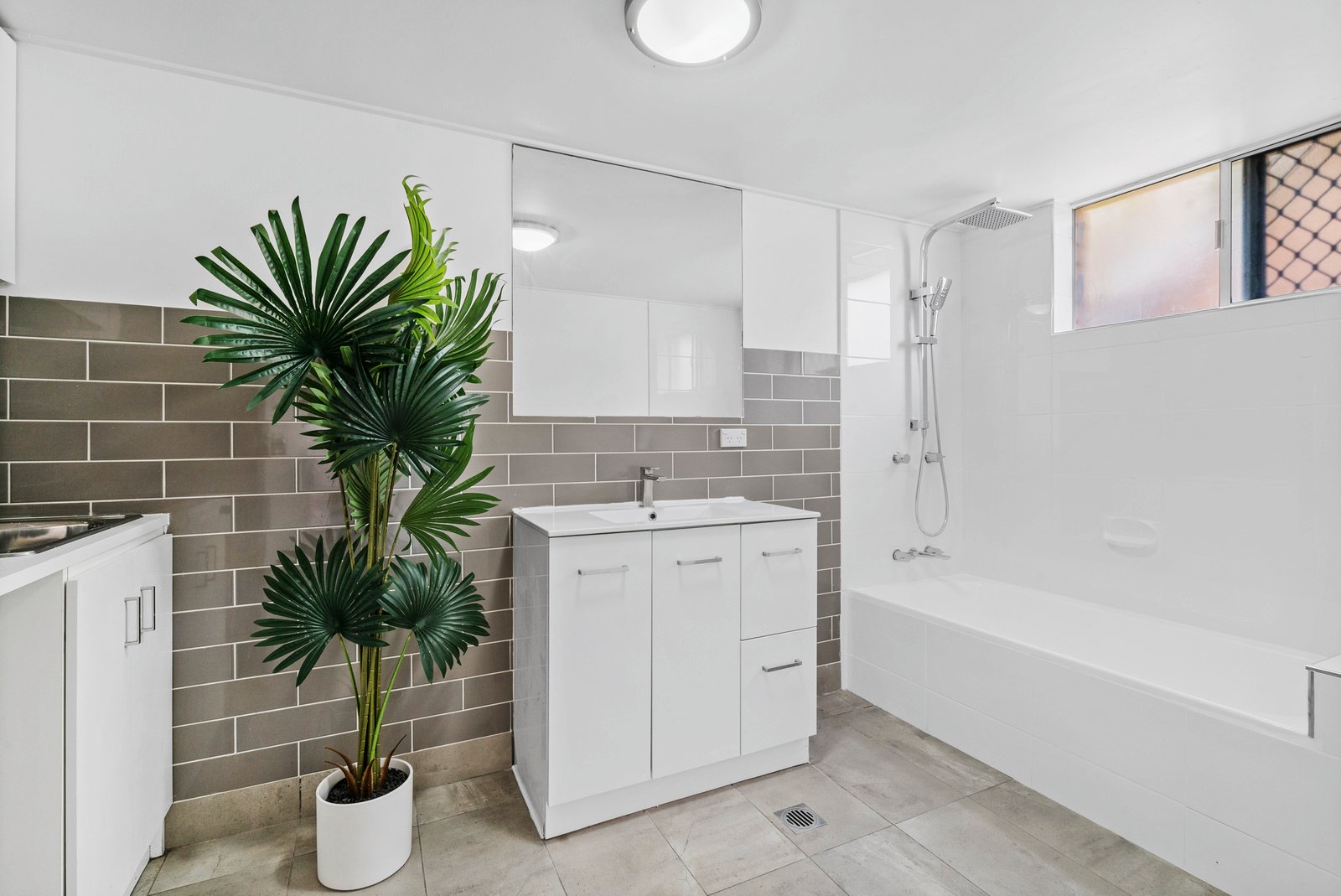 1/114 Kennedy Drive TWEED HEADS WEST 7