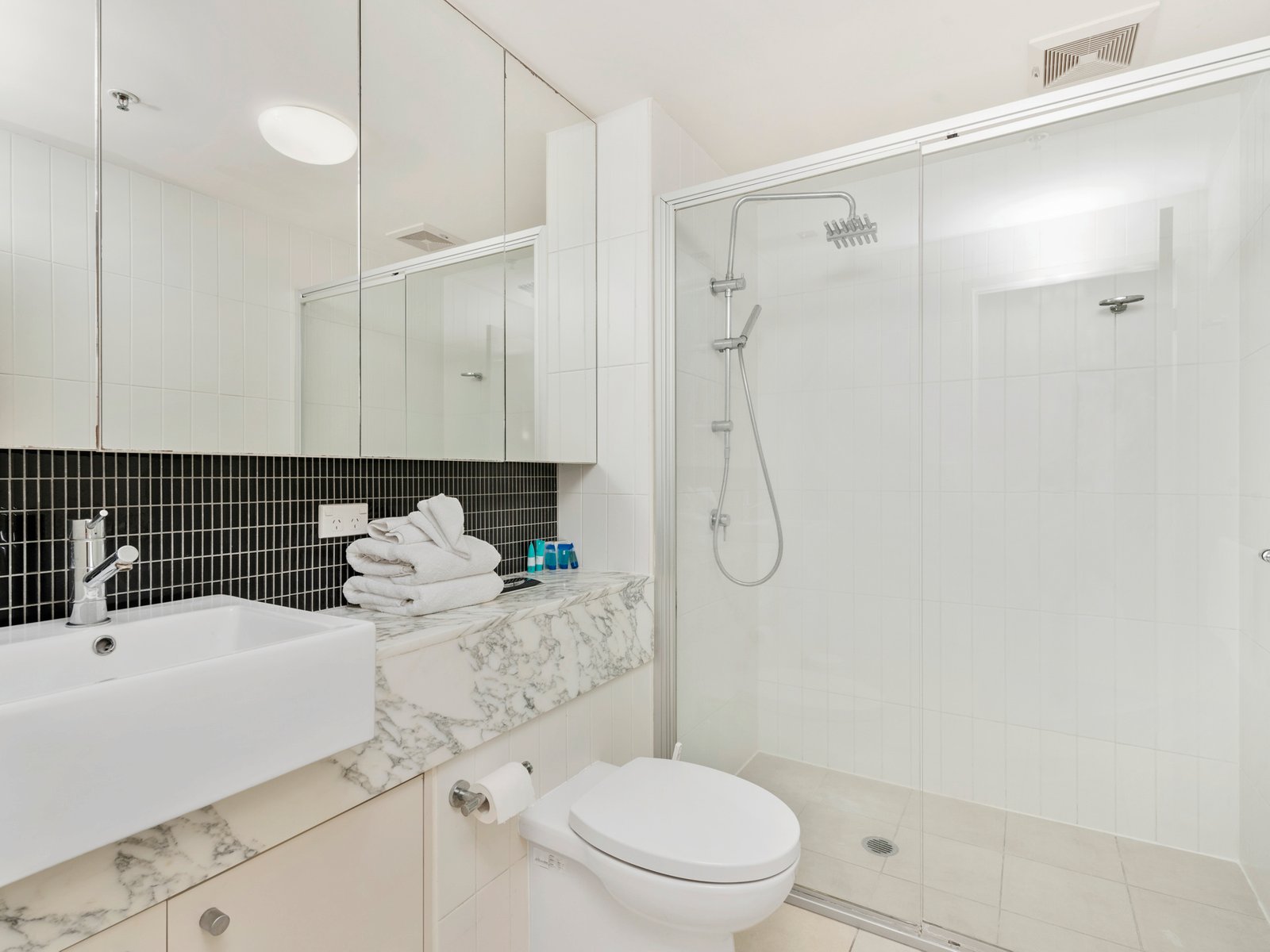1114/18 Stuart Street TWEED HEADS 6