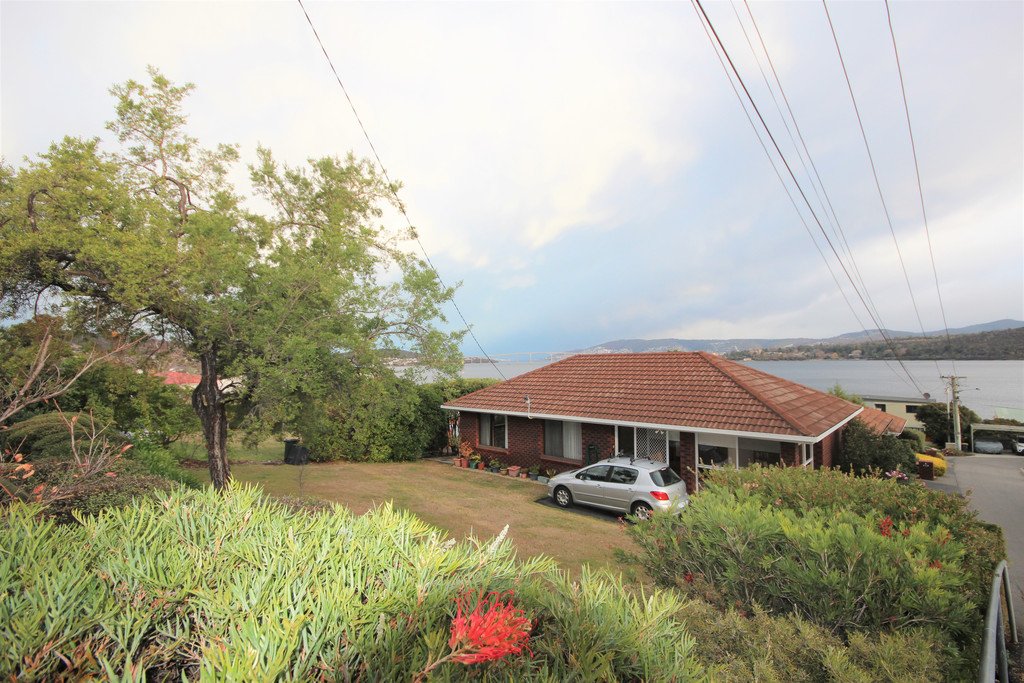 1/115 Derwent Avenue LINDISFARNE 1