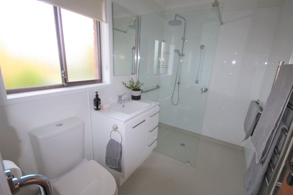 1/115 Derwent Avenue LINDISFARNE 4