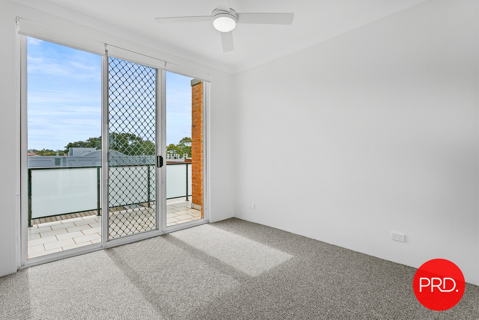 11/15 Regent Street KOGARAH 4