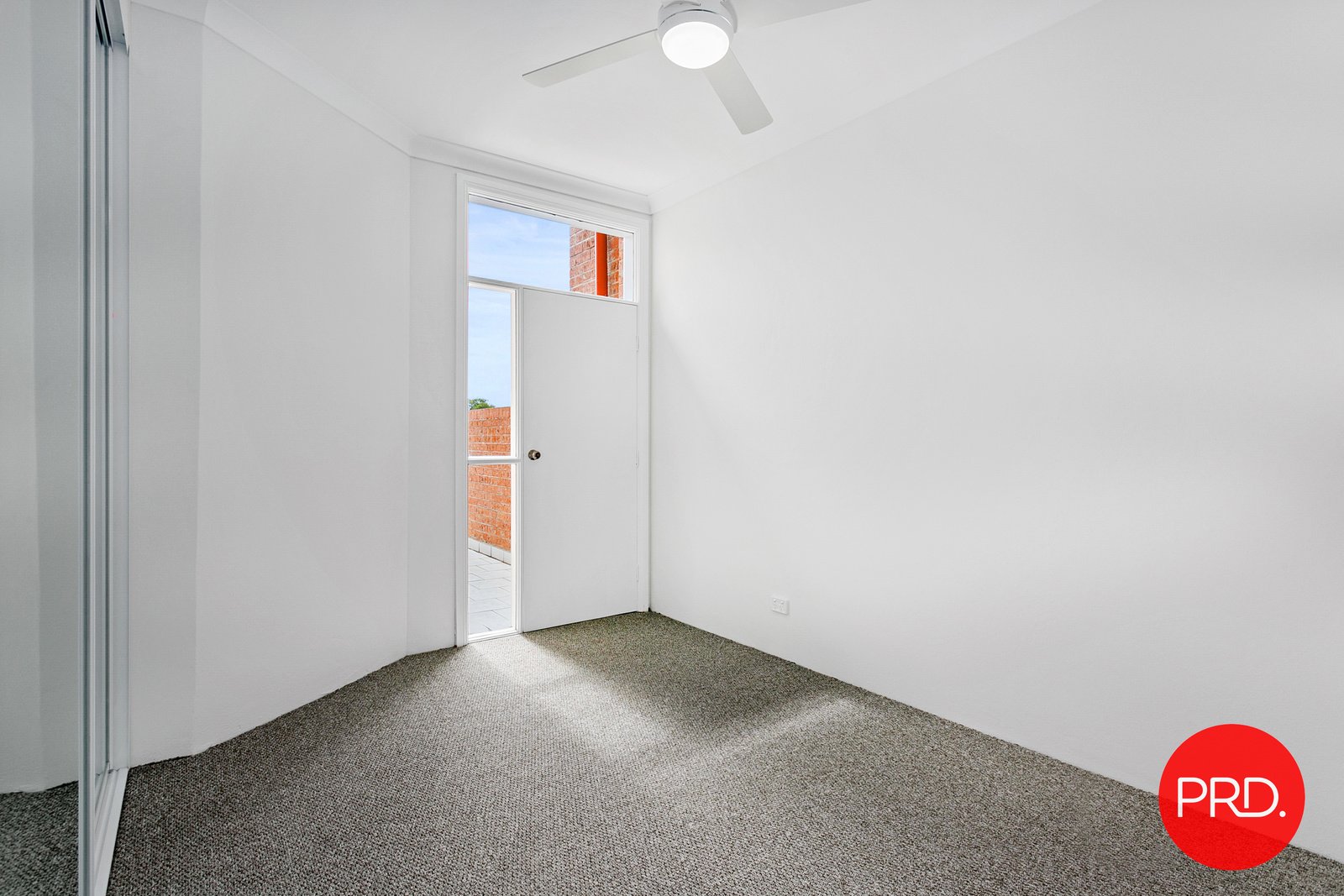 11/15 Regent Street KOGARAH 5