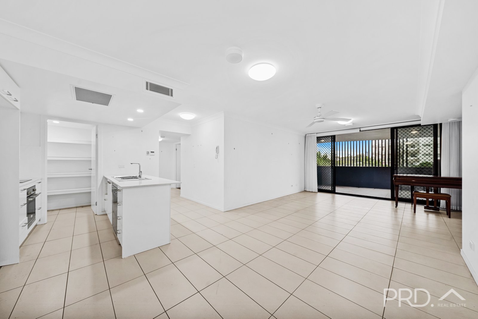 11/152-158 Broadwater Terrace REDLAND BAY 2