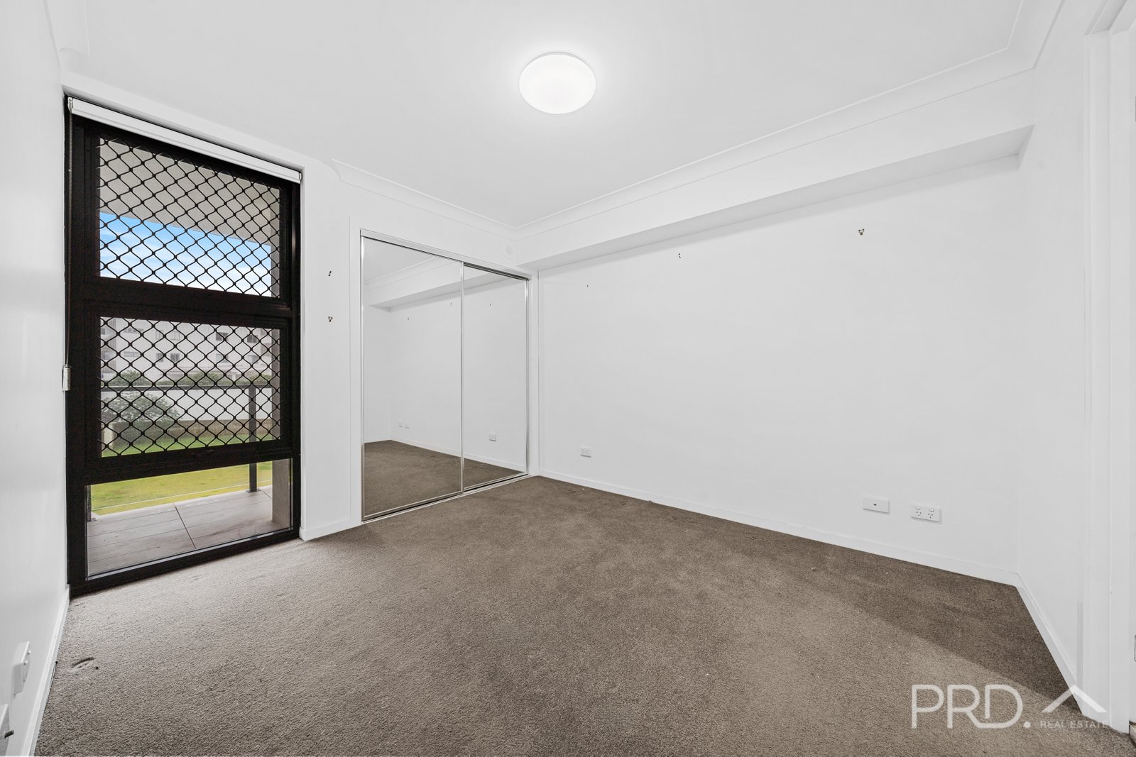 11/152-158 Broadwater Terrace REDLAND BAY 6