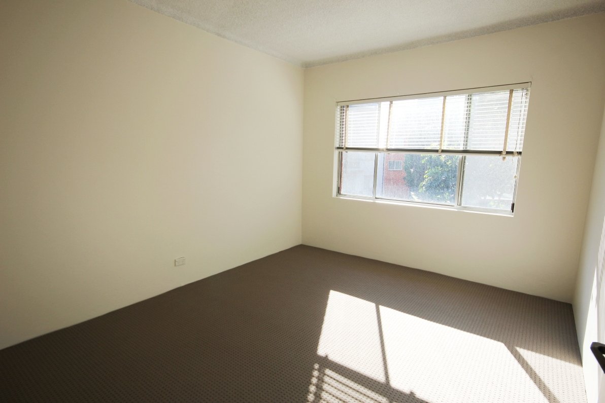 11/16-18 The Strand  ROCKDALE 4