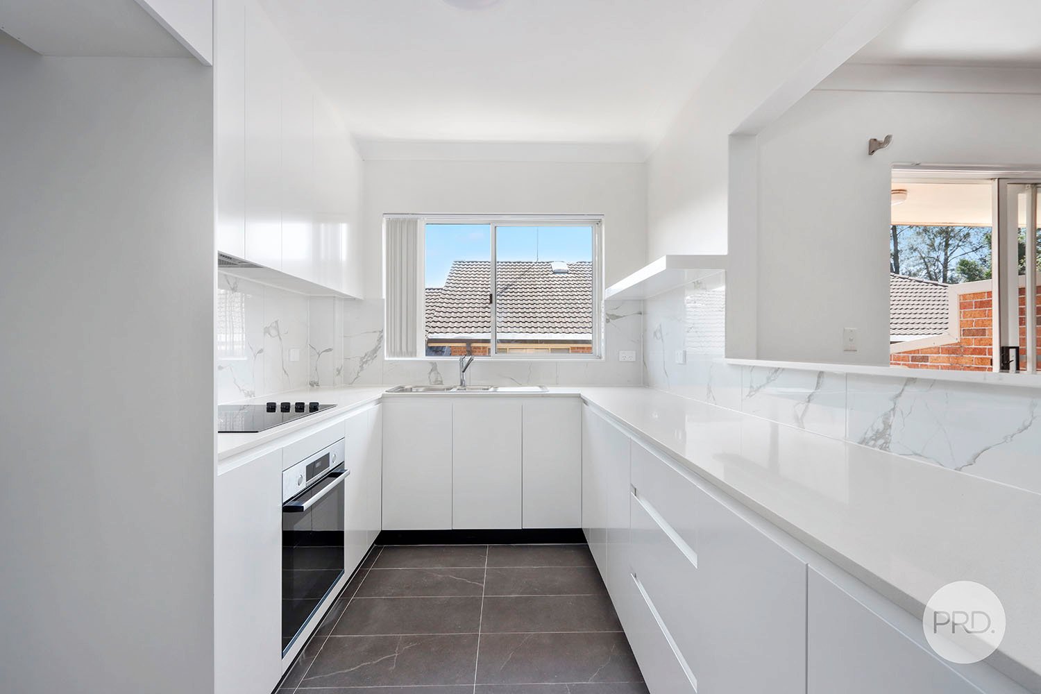 11/16 Letitia Street OATLEY 1