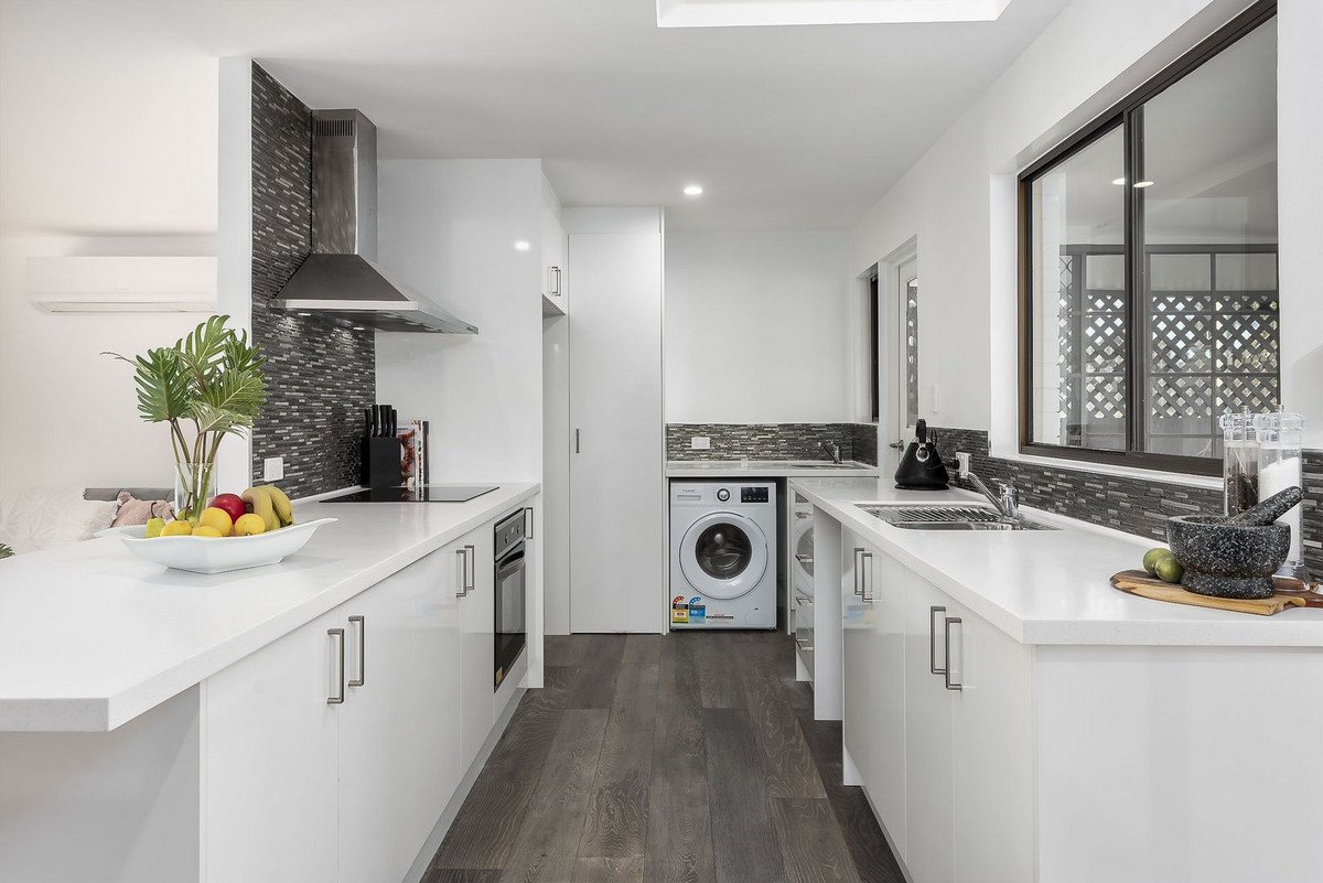11/160 Bardon Avenue MIAMI 1
