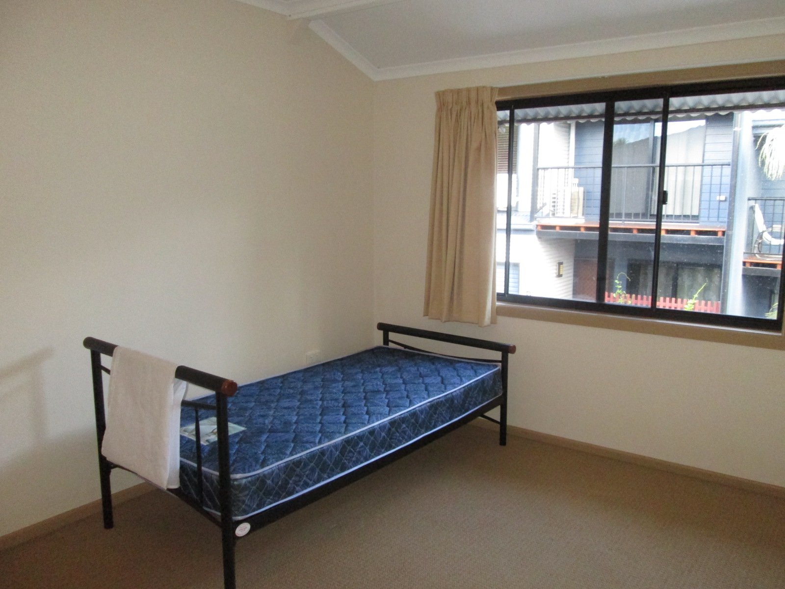 11/164 Shute Harbour Road CANNONVALE 4