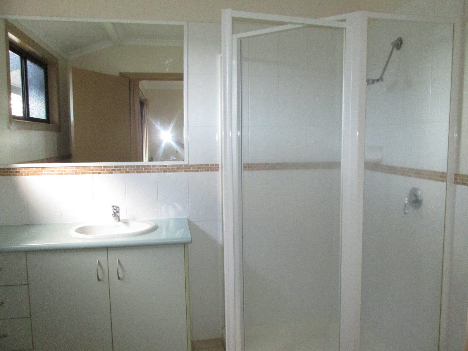 11/164 Shute Harbour Road CANNONVALE 7