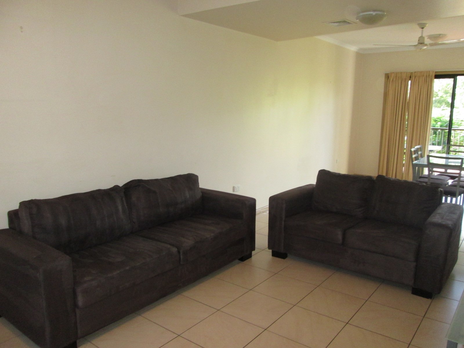 11/164 Shute Harbour Road CANNONVALE 10