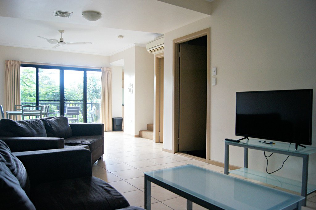 11/164 Shute Harbour Road CANNONVALE 3