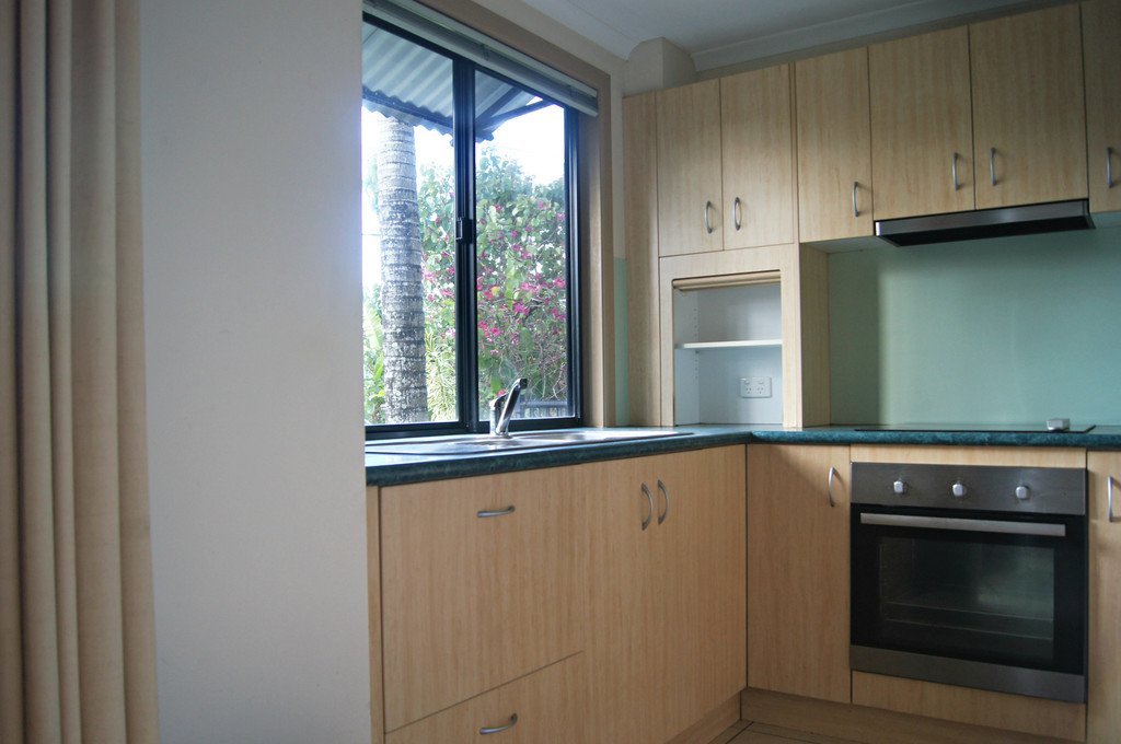 11/164 Shute Harbour Road CANNONVALE 6