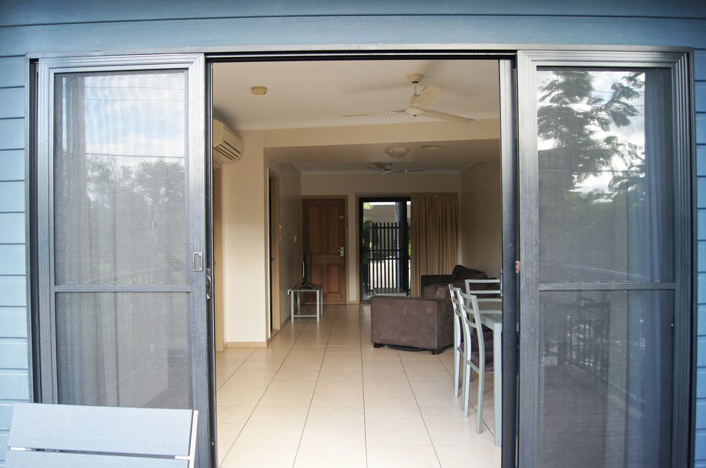 11/164 Shute Harbour Road CANNONVALE 8