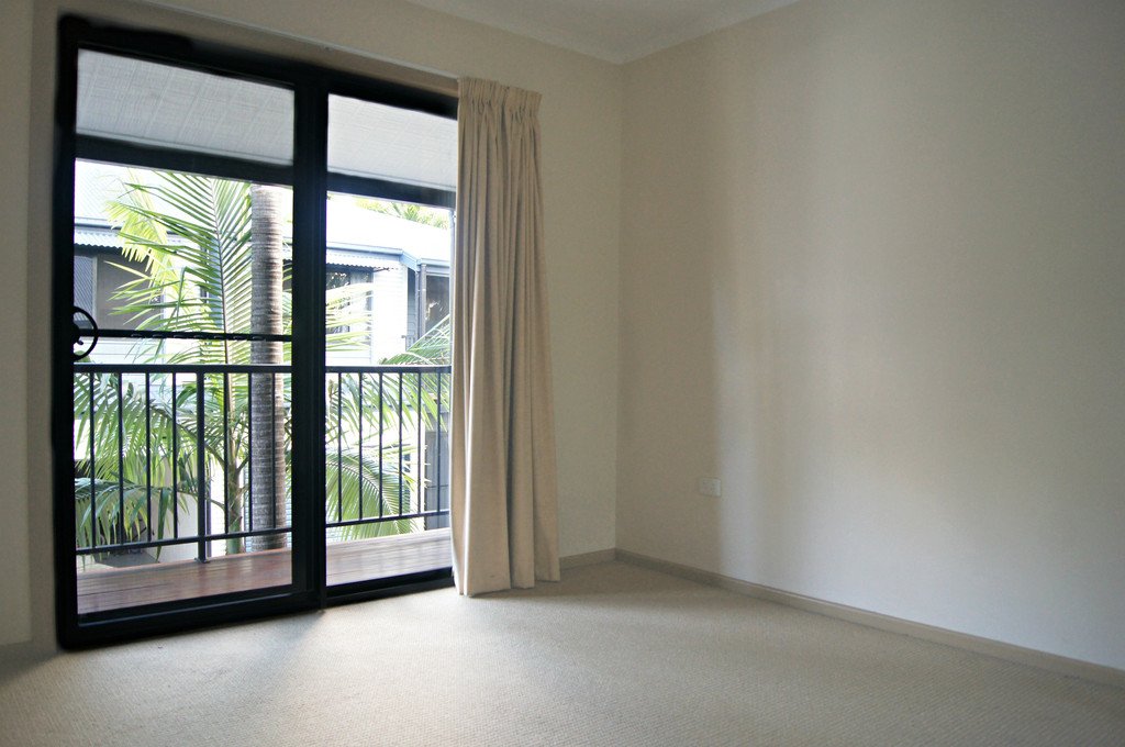 11/164 Shute Harbour Road CANNONVALE 16