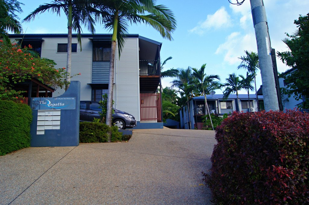 11/164 Shute Harbour Road CANNONVALE 17