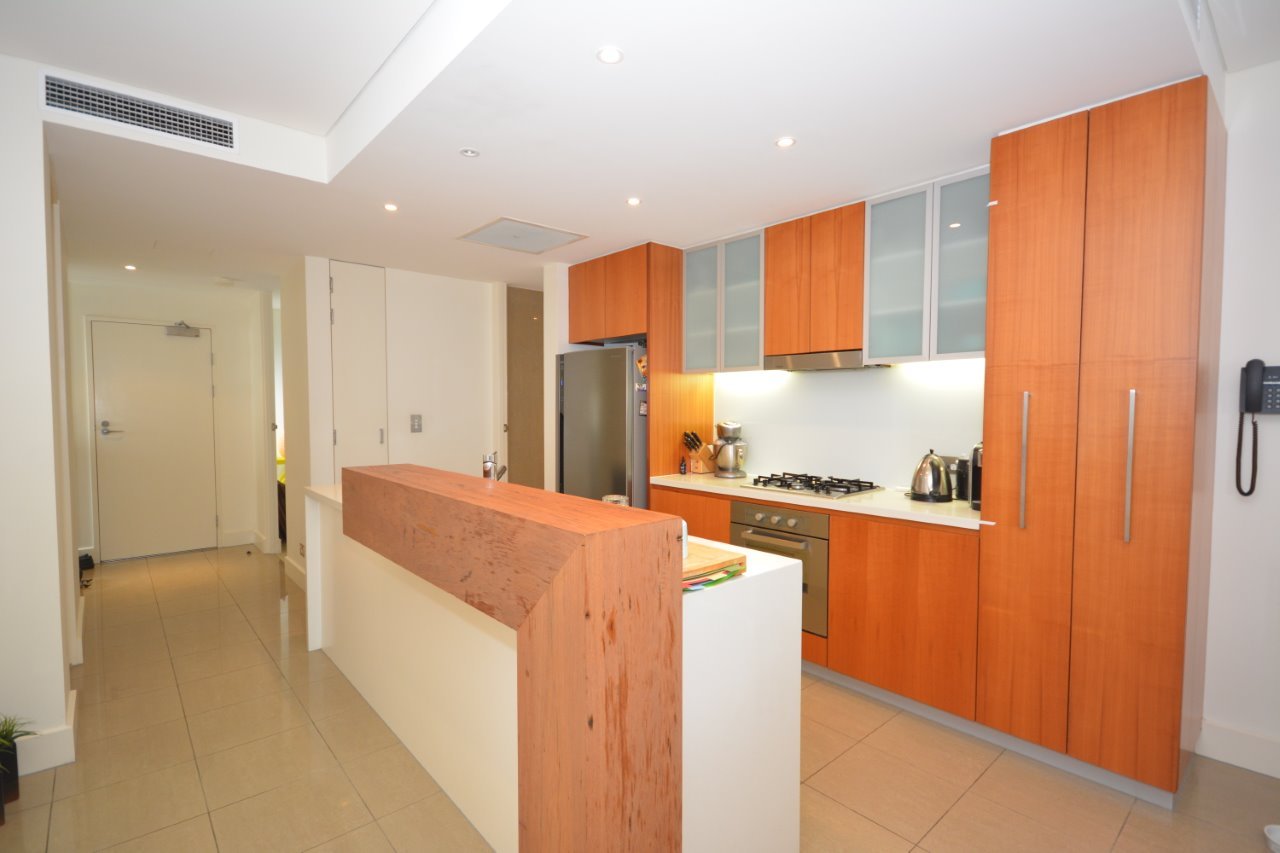 111/685 Casuarina Way CASUARINA 3