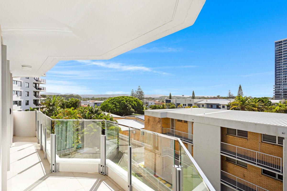 11/170-180 The Esplanade Burleigh Heads 4