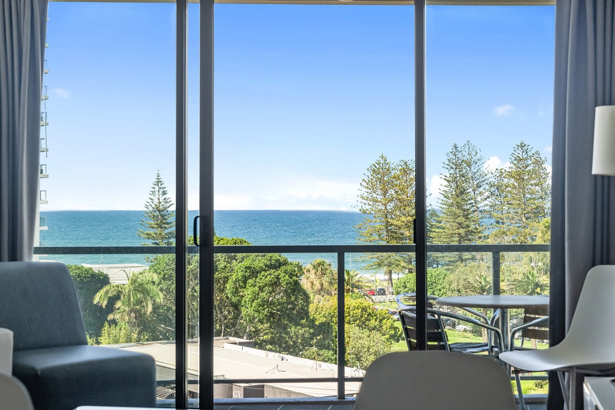 1117/1 Ocean Street BURLEIGH HEADS 4