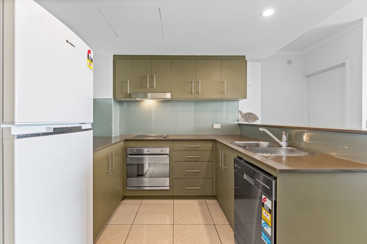 1117/1 Ocean Street BURLEIGH HEADS 8