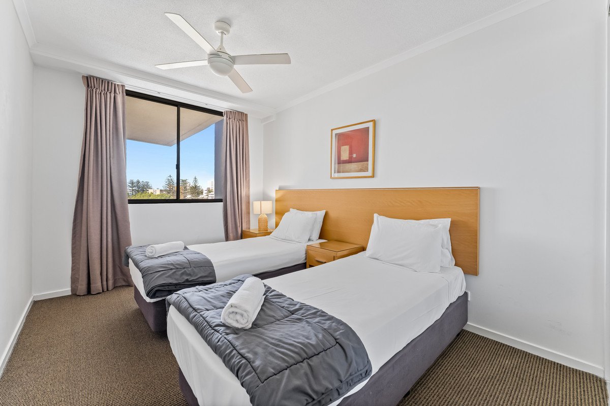 1117/1 Ocean Street BURLEIGH HEADS 13