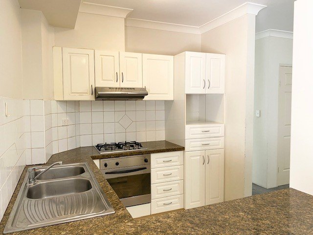 11/18-22 West Street HURSTVILLE 4